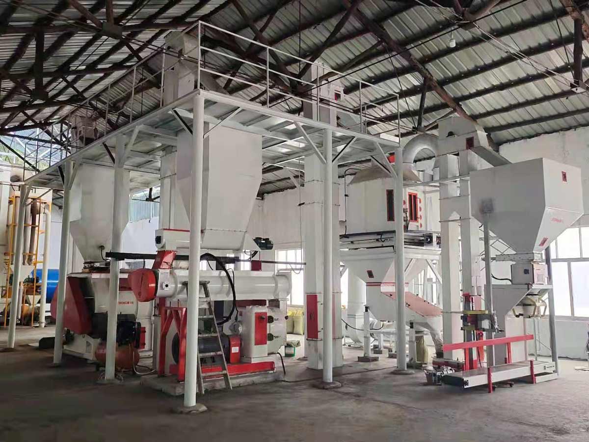 Complete set SZLH420 distillers' grains pellet production line in Hubei Province, China