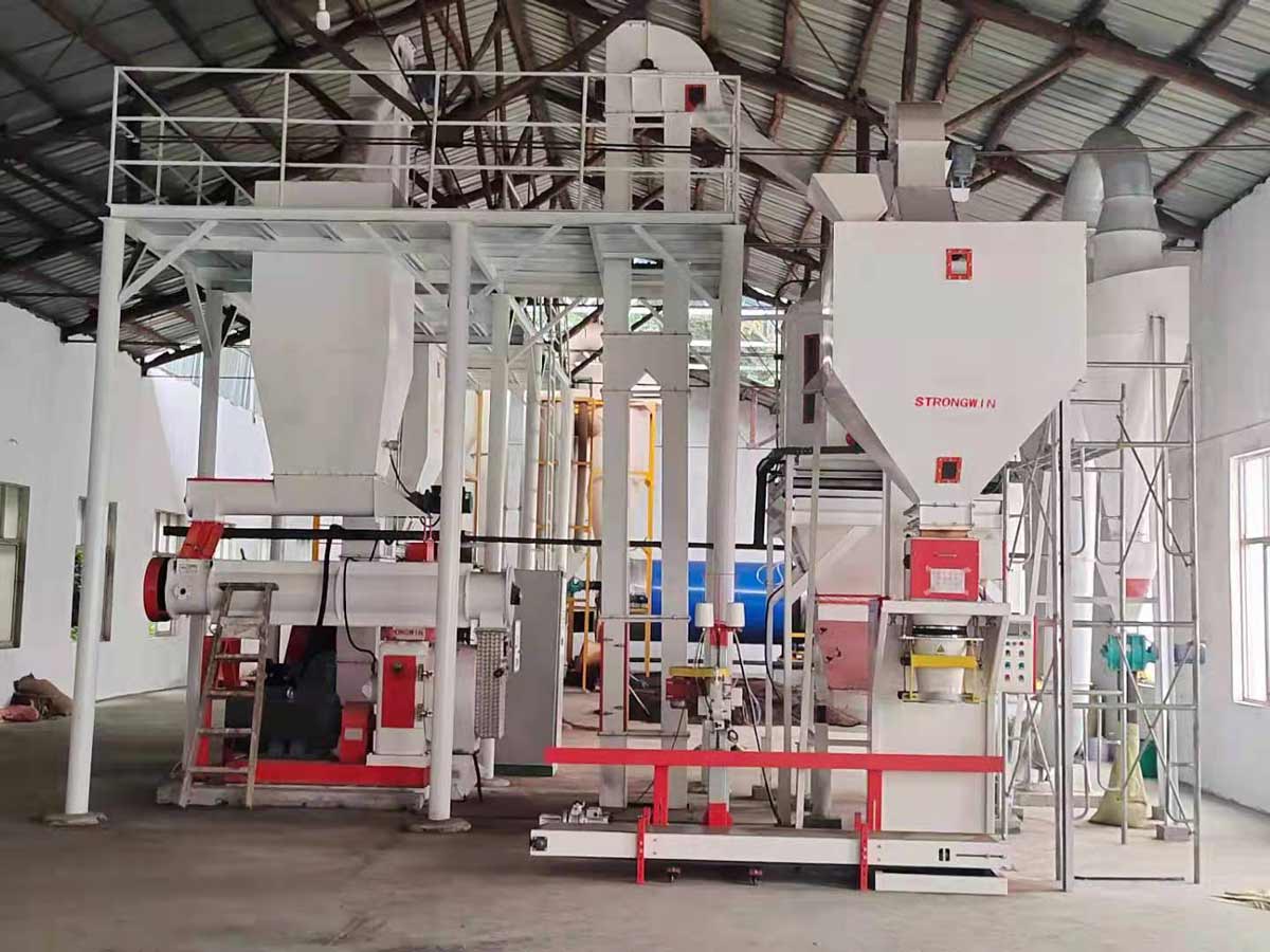 Complete set SZLH420 distillers' grains pellet production line in Hubei Province, China
