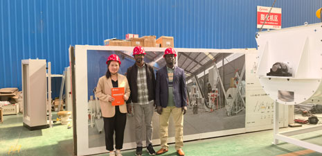 Customers, from Senegal, visit our factory for feed production plant