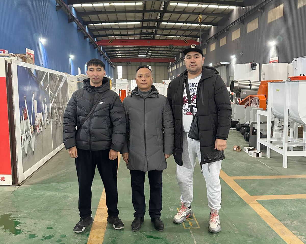 Kazakhstan Customers Visit Strongwin factory For Feed Manufacturing Plant