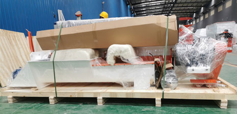 SZLH320 feed pellet machine and 500kg/h feed mixer packing and shipping to Peru