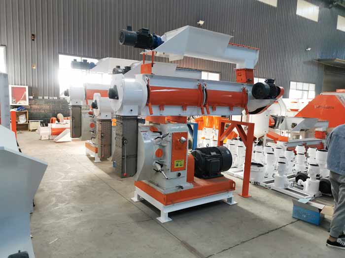 Customers in Uzbekistan ordered 2 sets of SZLH320 pellet machines, silo, conveyor, accessories