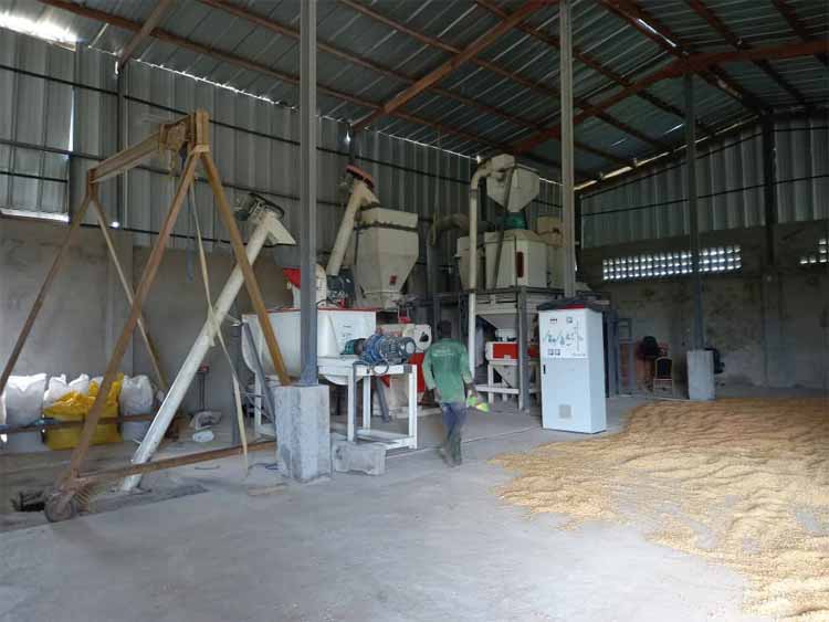 SZLH320 3T/H poultry animal feed manufacture plant Project in Côte d’Ivoire
