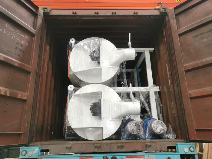 4 sets of poultry feed mixing machine packing and shipping to Chile
