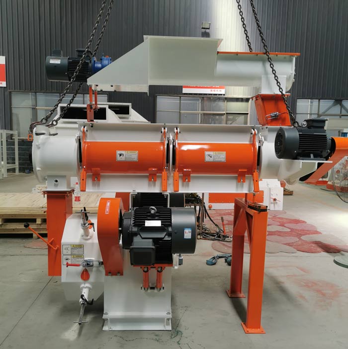 SZLH250 animal feed pellet making machine packing and shipping to Peru