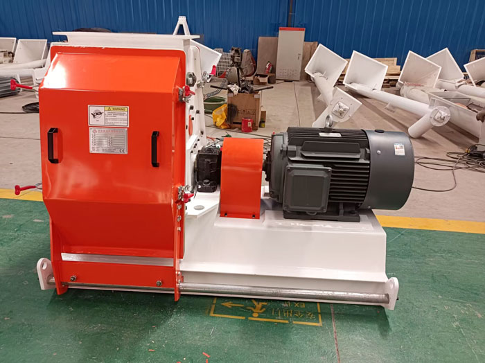 37kw feed hammer mill and feed bin packing and shipping to Sichuan Province, China