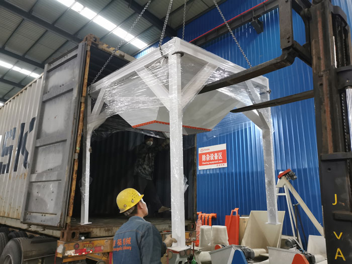 SZLH350 feed pellet machine and cooler packing and shipping to Peru