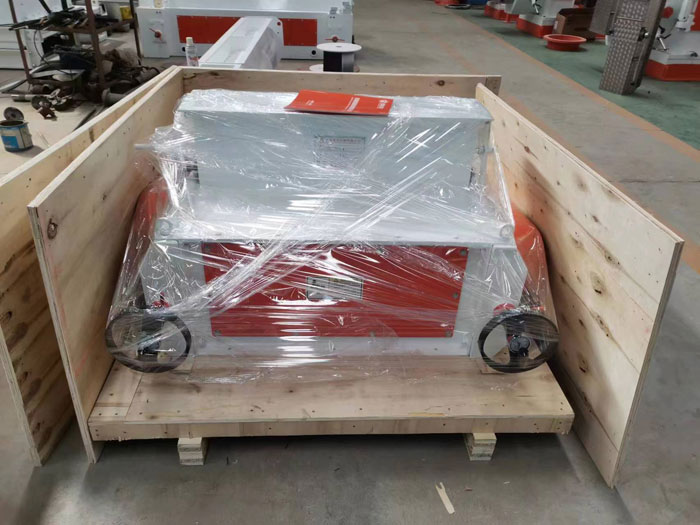 SZLH250 poultry feed granulator, 2 set of SSLG15x80 feed pellet crumbler packing and shipping to Romania