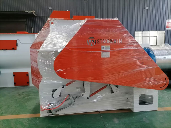 1T double shaft animal feed mixer machine packing and shipping to Peru