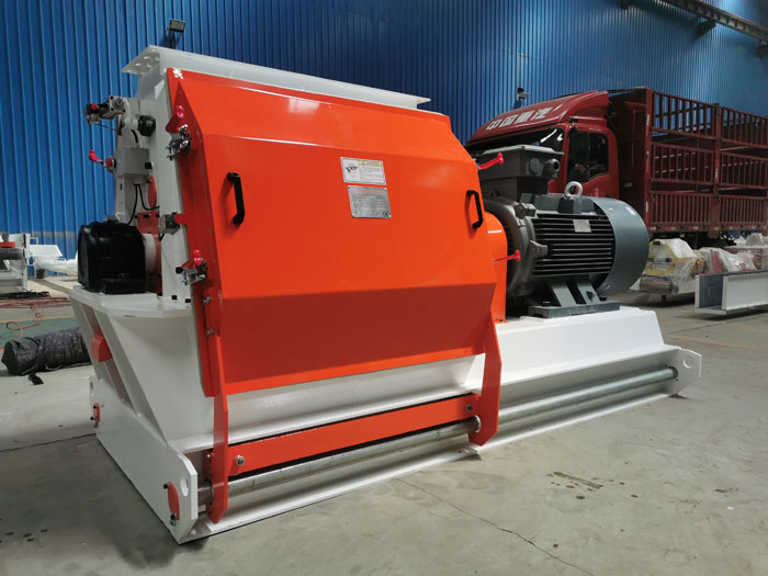 132KW Pig feed grinding machine and packaging machine packing and shipping to Yunnan Province, China