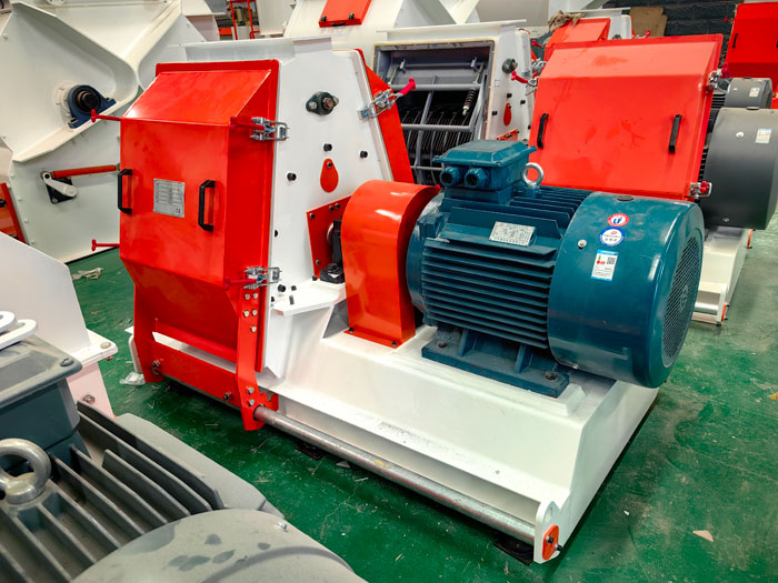 45kw livestock feed hammer mill crusher machine packing and shipping to Guizhou Province, China