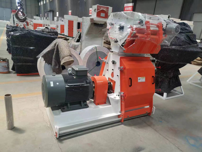 55kw feed crusher, 4 sets of rotary distributor, bucket elevator packing and shipping to Chile