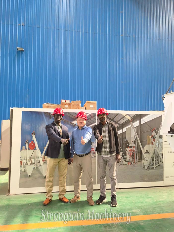 Customers, from Senegal, visit our factory for feed production plant