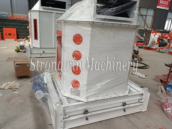 SZLH320 Poultry Feed Pellet Production Line Packing and Shipping to Pakistan