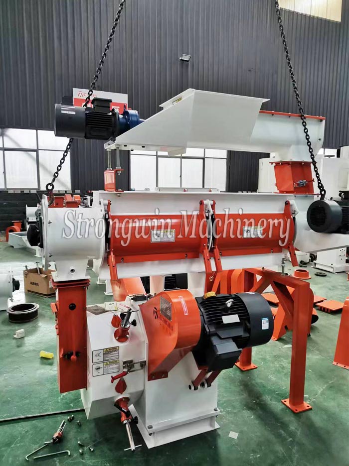 SZLH250 Poultry Feed Pellet Machine and Feed Mixer Machine Packing and Shipping to Romania