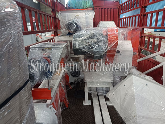 SZLH250 Rabbit Feed Production Line packing and shipping to Guizhou Province, China