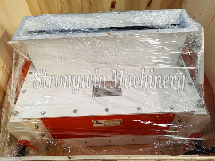 Two sets of SSLG15x80 feed pellet crumbler machine packing and shipping to Romania