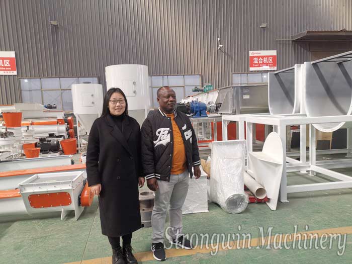 Cameroon customer visits the factory and orders fish feed extruder machine