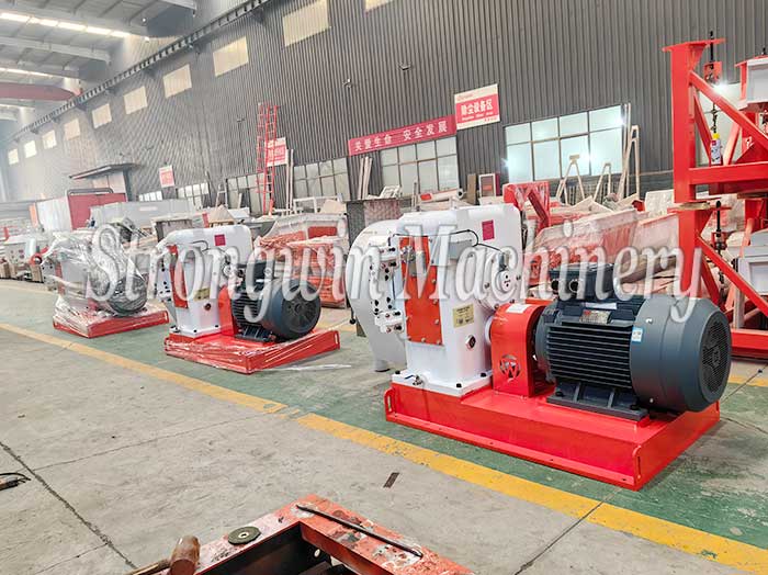 3 sets of Feed Pellet Machines & ring mould packing and shipping to Dalian,China