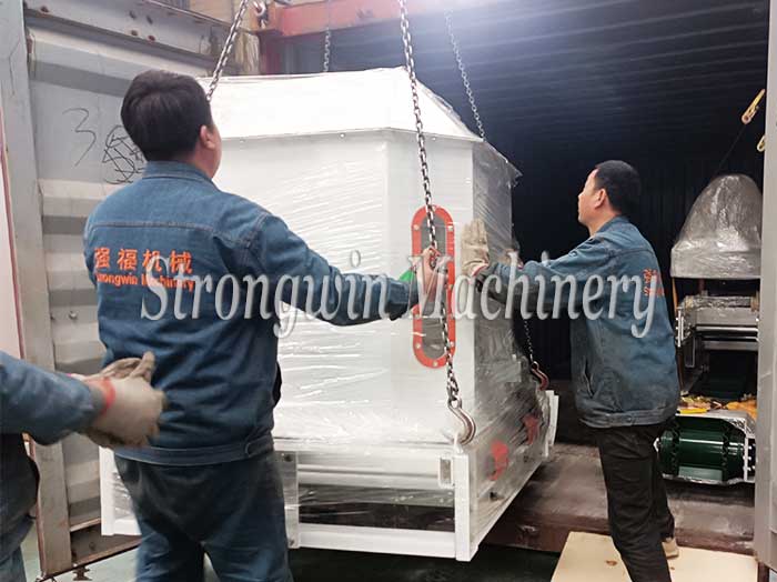 SZLH 250 Animal Feed Pellet Production Machines packing and shipping to Venezuela