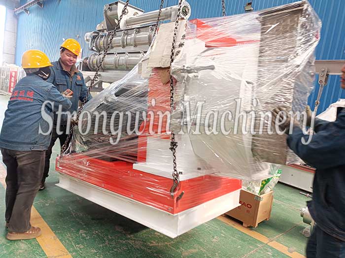 Pellet Machine & Cooler & Crumbler packing and shipping to Peru